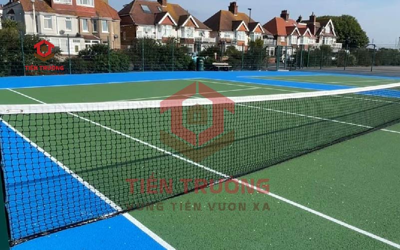 Mưa có thể ảnh hưởng lớn đến sân pickleball